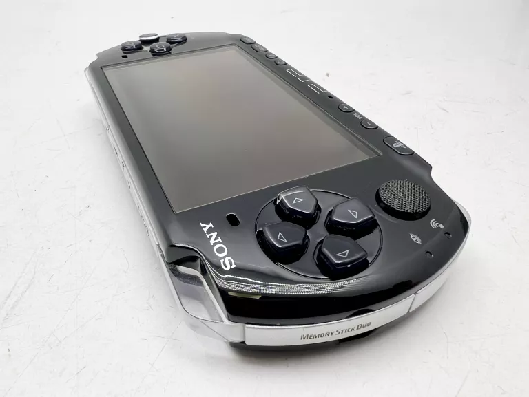 konsola-psp-3004-z-oryginalnym-zasilaczem-oraz-nowa-bateria-kod-producenta-psp-3004