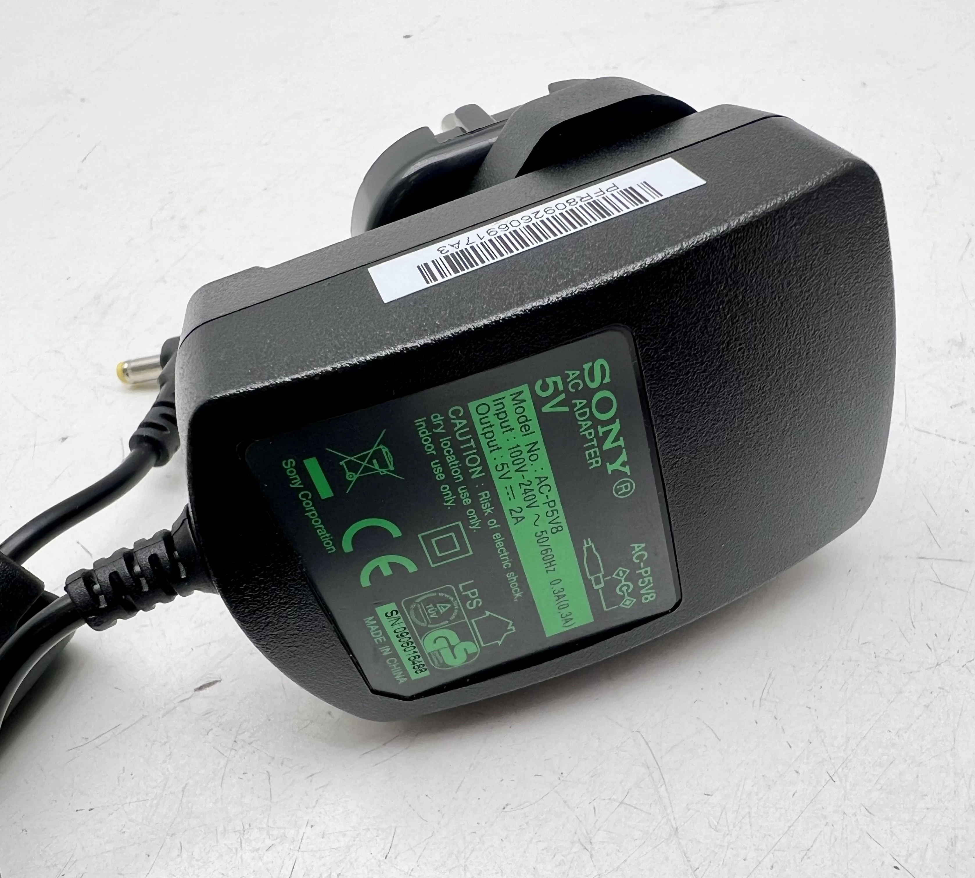 konsola-psp-3004-z-oryginalnym-zasilaczem-oraz-nowa-bateria-ean-gtin-0711719143277