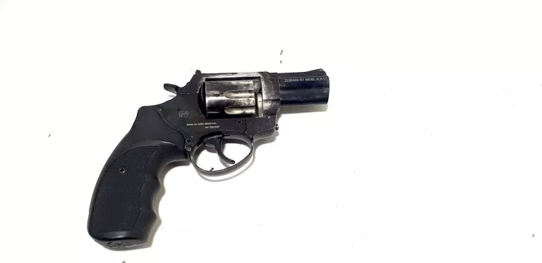 REWOLWER ALARMOWY ZORAKI R1 KAL.6MM LONG25 +WALIZKA