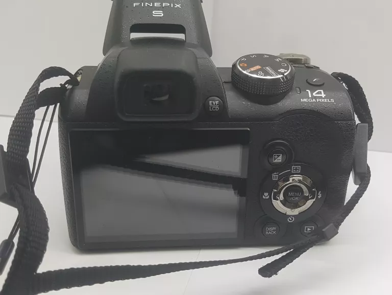 APARAT FINEPIX S3300