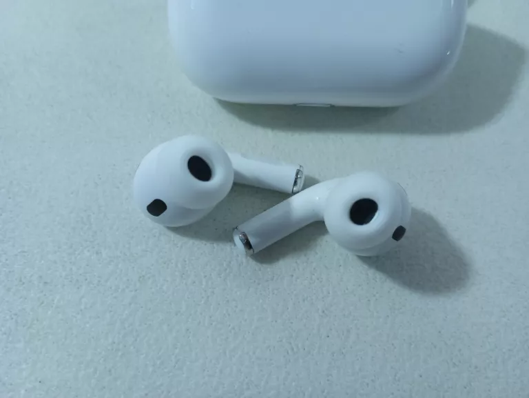 SŁUCHAWKI AIRPODS PRO 2 S/N: MXQ31XD7MK