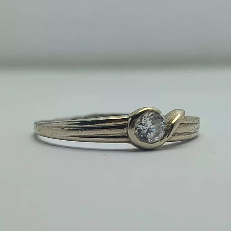 PIĘKNY ZŁOTY PIERŚCIONEK 585 1,37G R.14