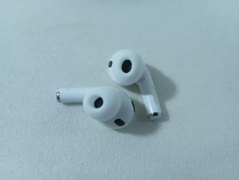 SŁUCHAWKI AIRPODS PRO 2 S/N: MXQ31XD7MK
