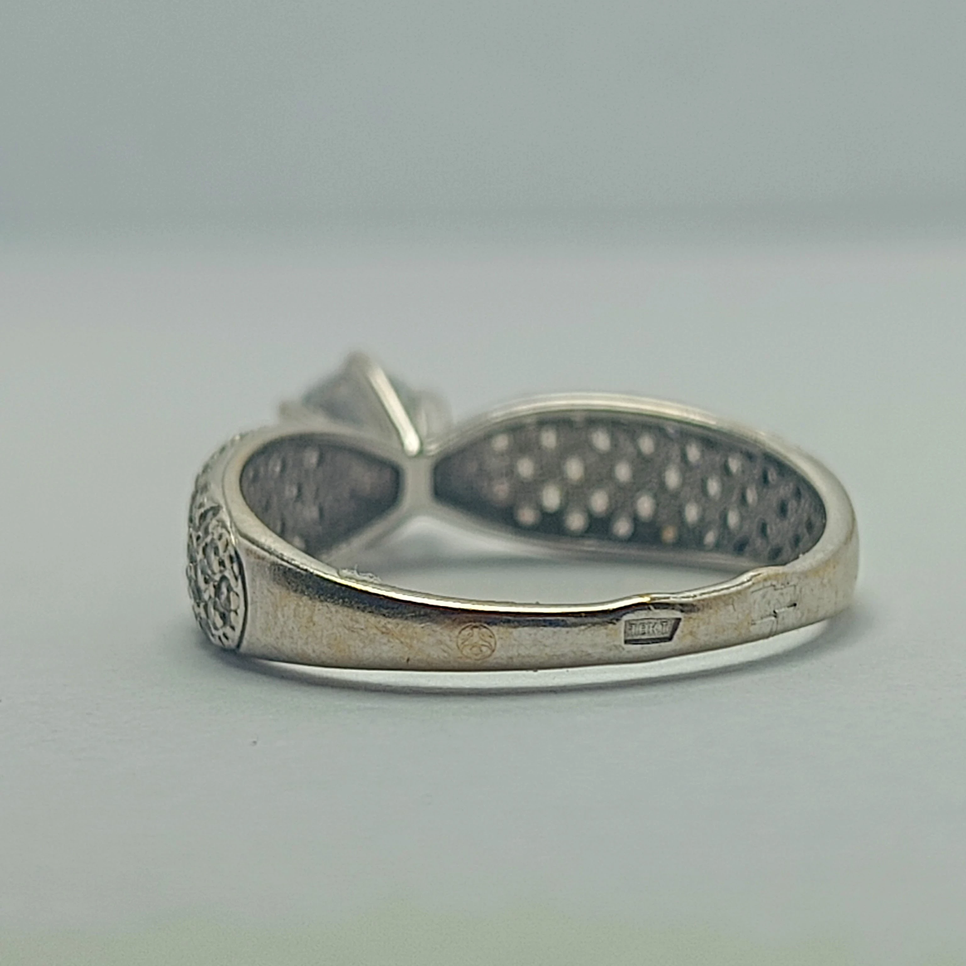 piekny-pierscionek-237g585-rozmiar12-ean-gtin-3307215793121