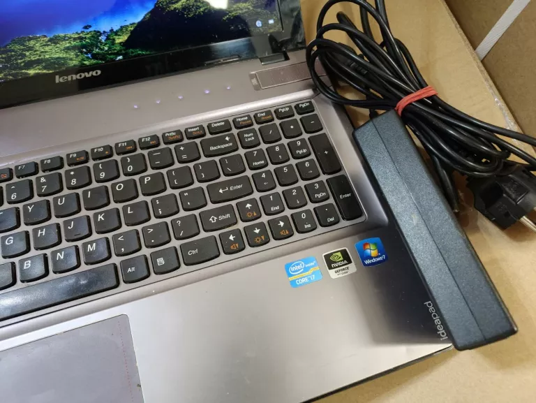 LAPTOP LENOVO Y570 I7 2670QM 8GB 500GB
