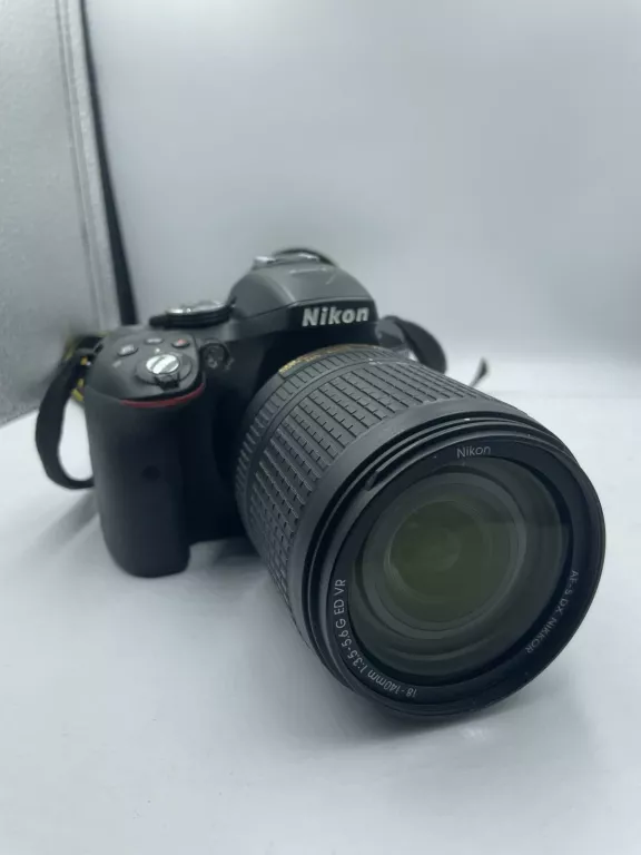 APARAT NIKON D5300 + NIKON 18-140