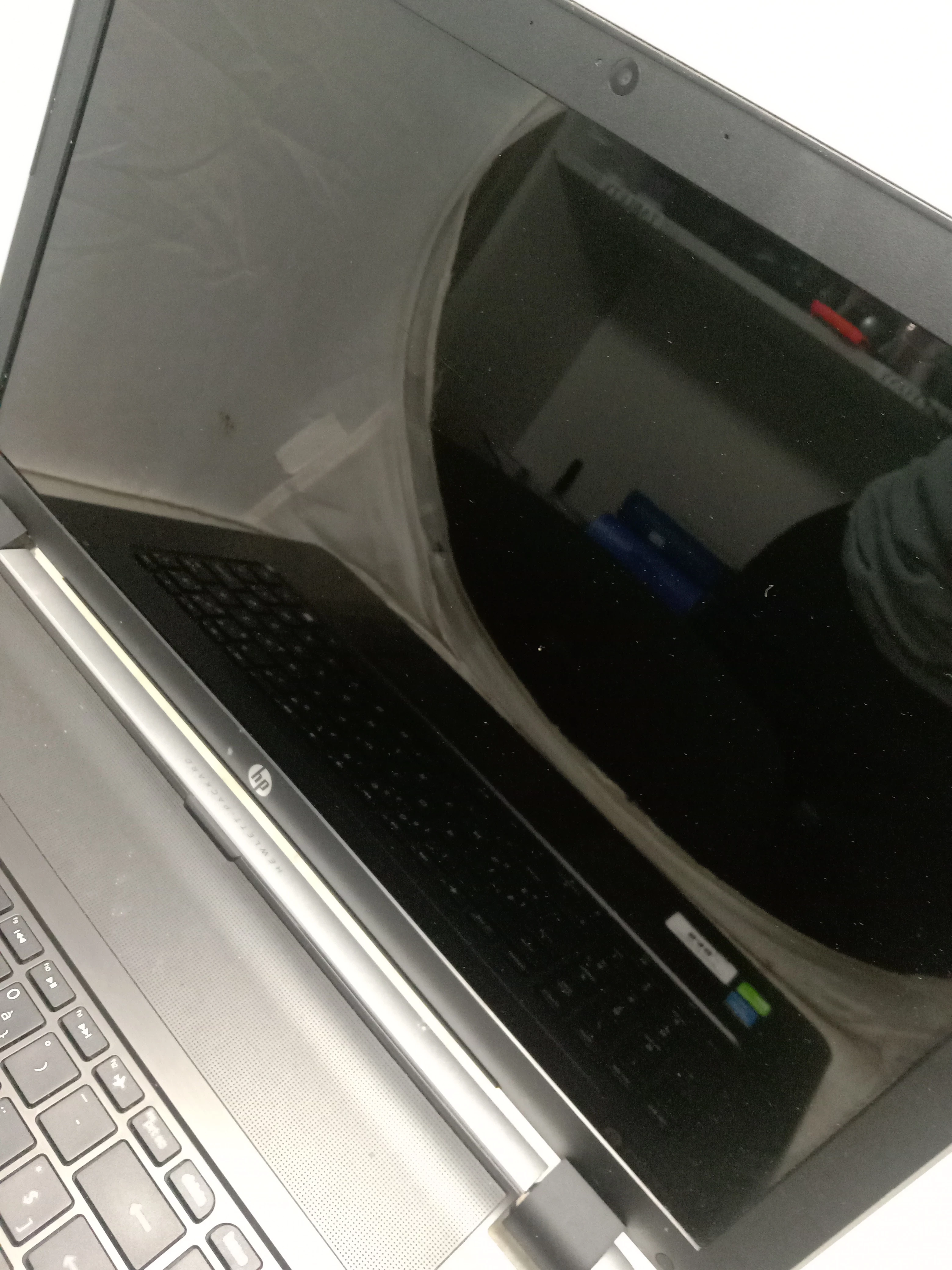 laptop-hp-pavilion-beats-audio-przekatna-ekranu-1560