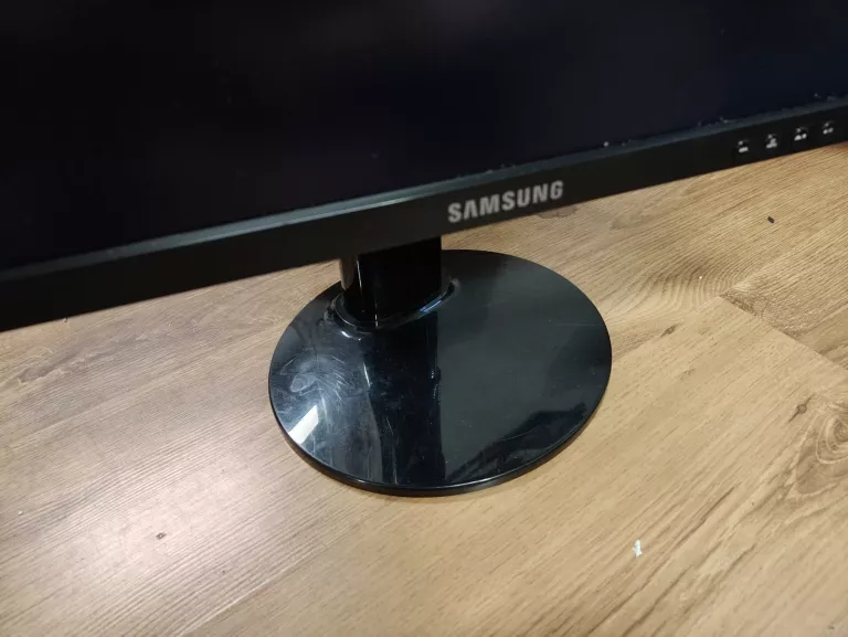 MONITOR LCD SAMSUNG 245T