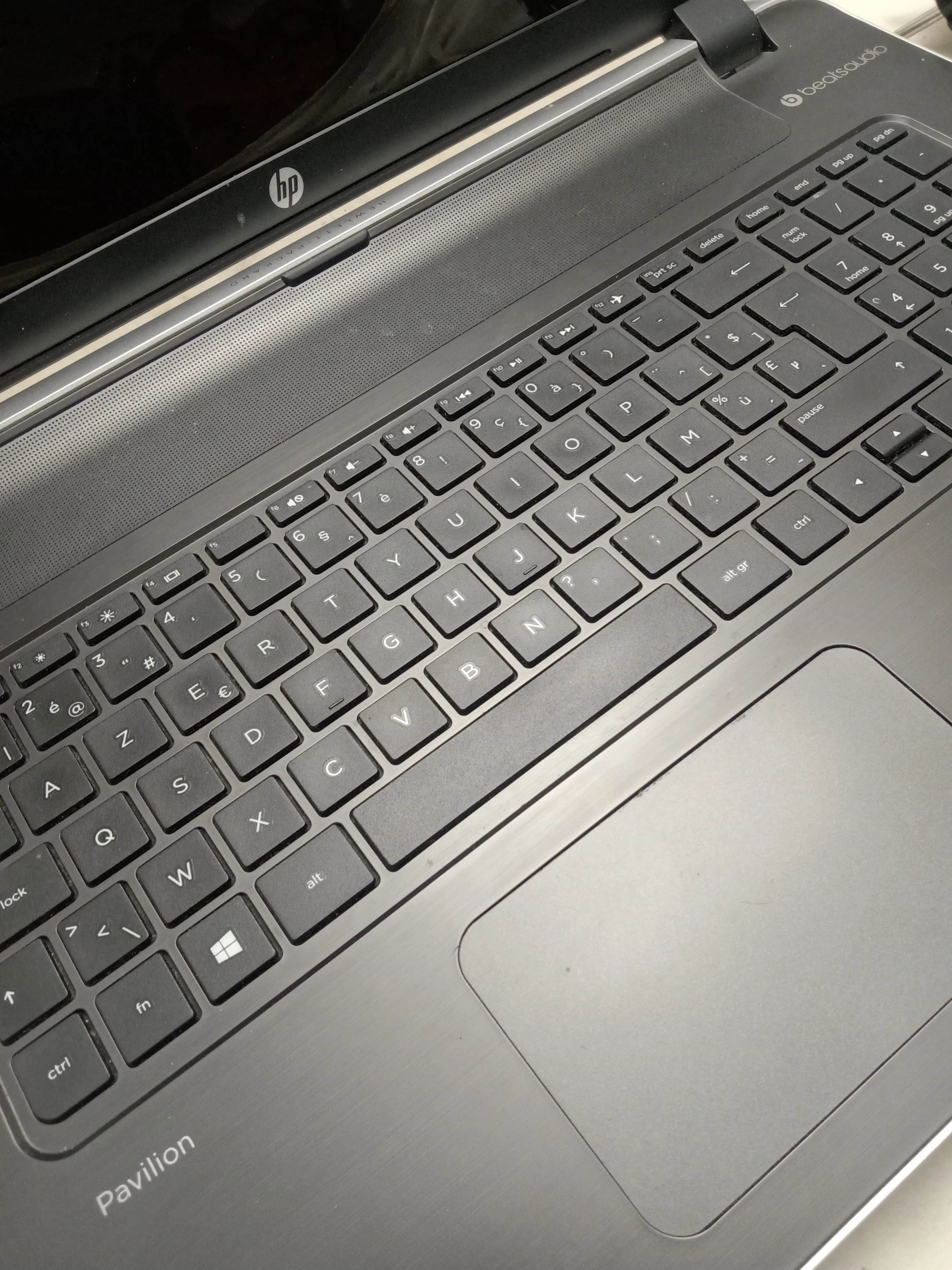 laptop-hp-pavilion-beats-audio-stan-11323-2