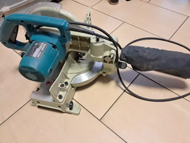 PIŁA UKOŚNICA MAKITA LS 1040