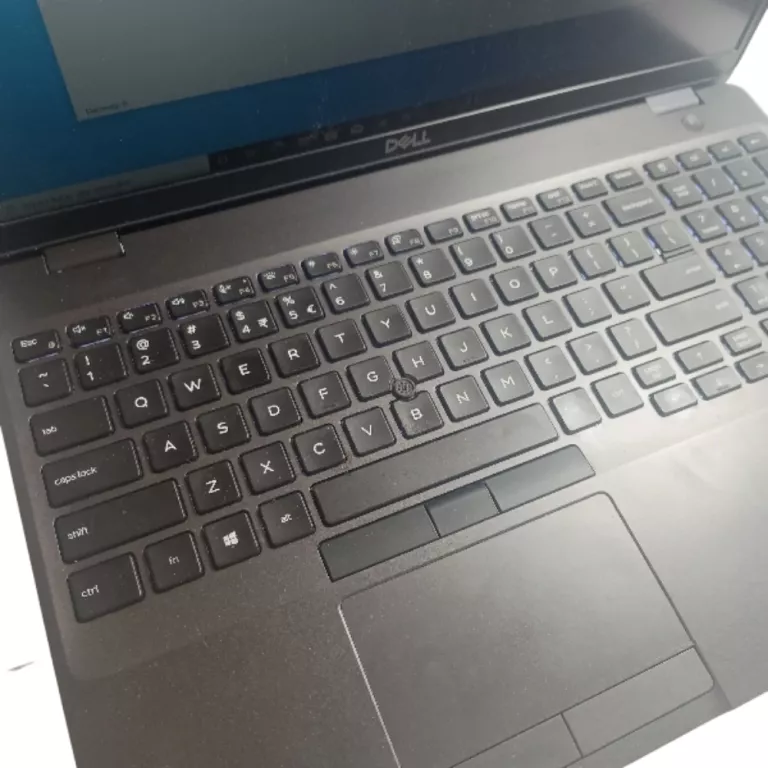 LAPTOP DELL LATITUDE 5500