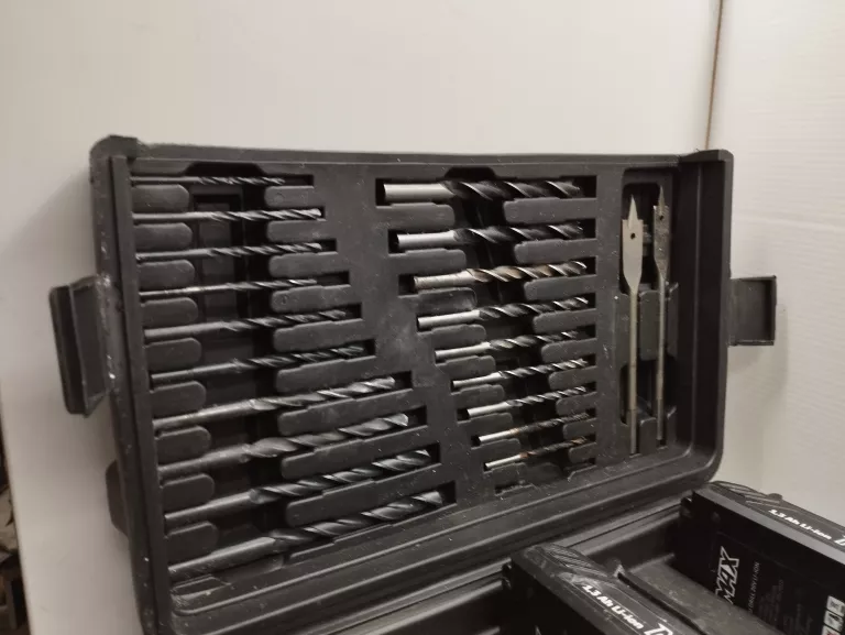 zestaw-wkretarki-max-dwie-baterie-wiertla-walizka-napiecie-v-128551-6