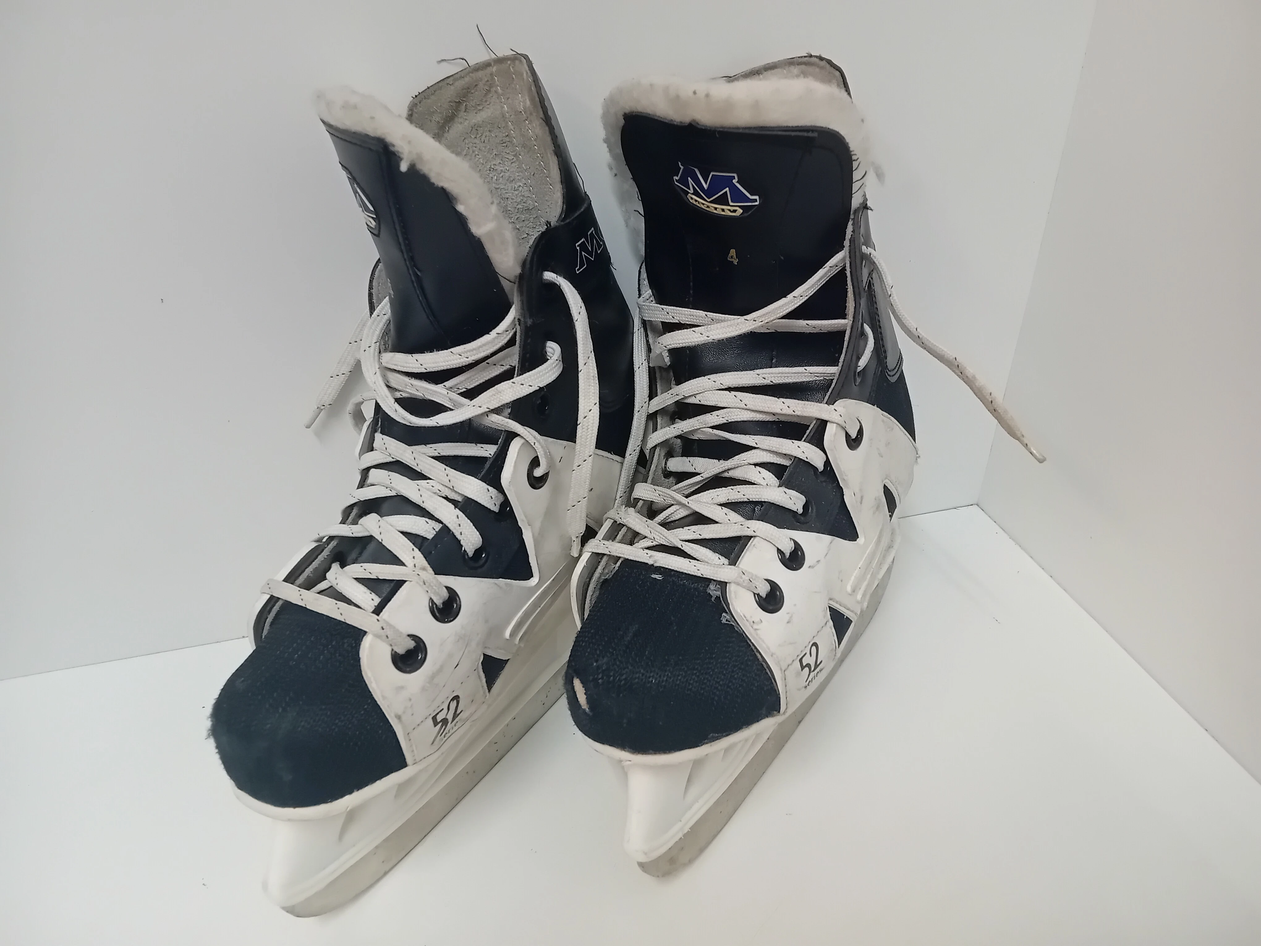 lyzwy-hokejowe-52-series-qg-4000-355-jagiellonska-14-sanok-tsc2-spj