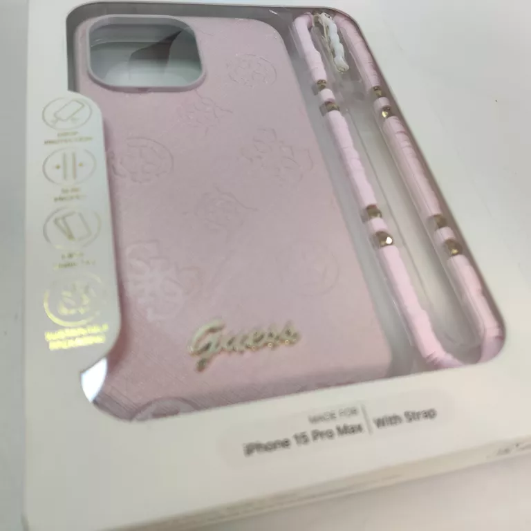 ETUI GUESS IPHONE 15 PRO MAX Z ŁAŃCUSZKIEM NA RĘKE