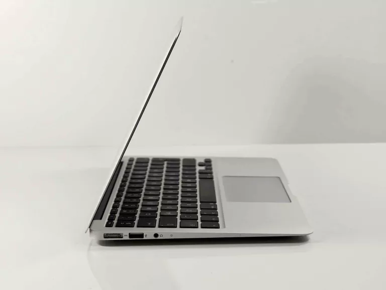 APPLE MACBOOK AIR 11,6" A1465 INTEL I5-5250U 4GB 60GB SSD1366X768