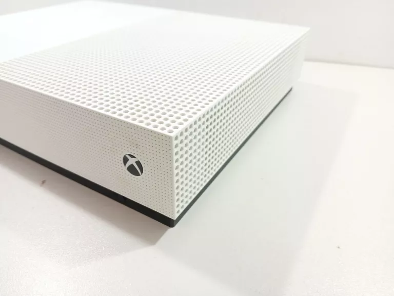 KONSOLA XBOX ONE S MODEL1681  PAD