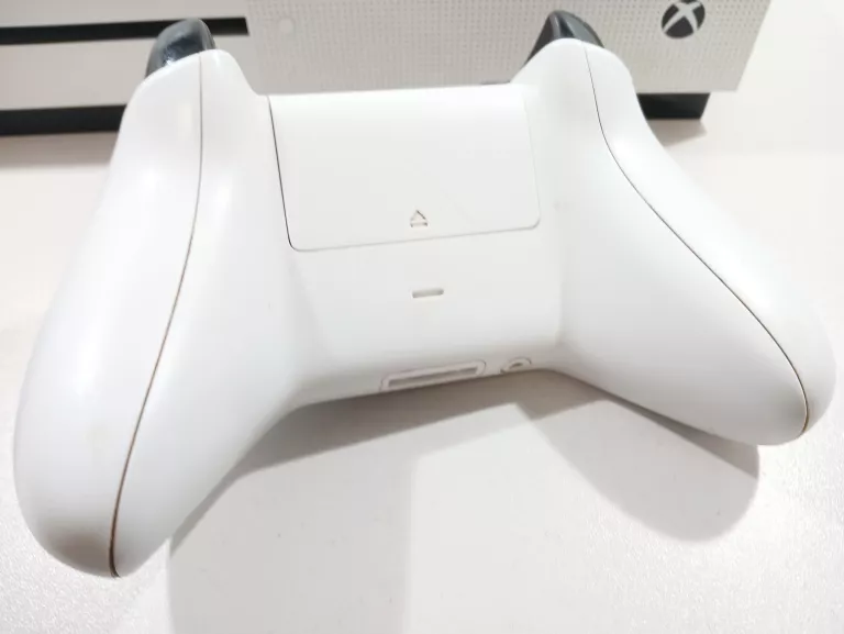 KONSOLA XBOX ONE S MODEL1681  PAD