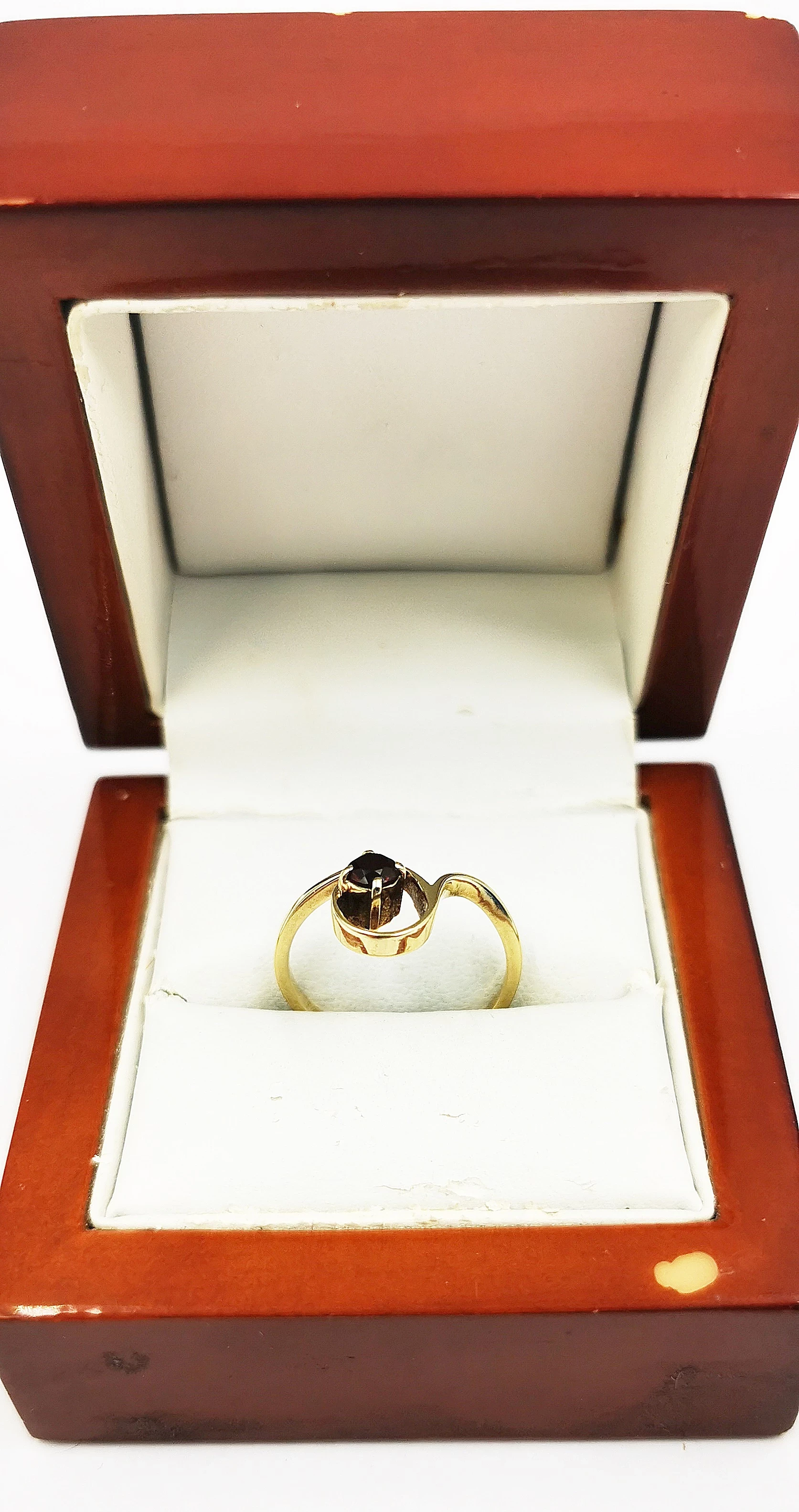 pierscionek-z-kamieniem-585-220g-r15-targowa-20-warszawa