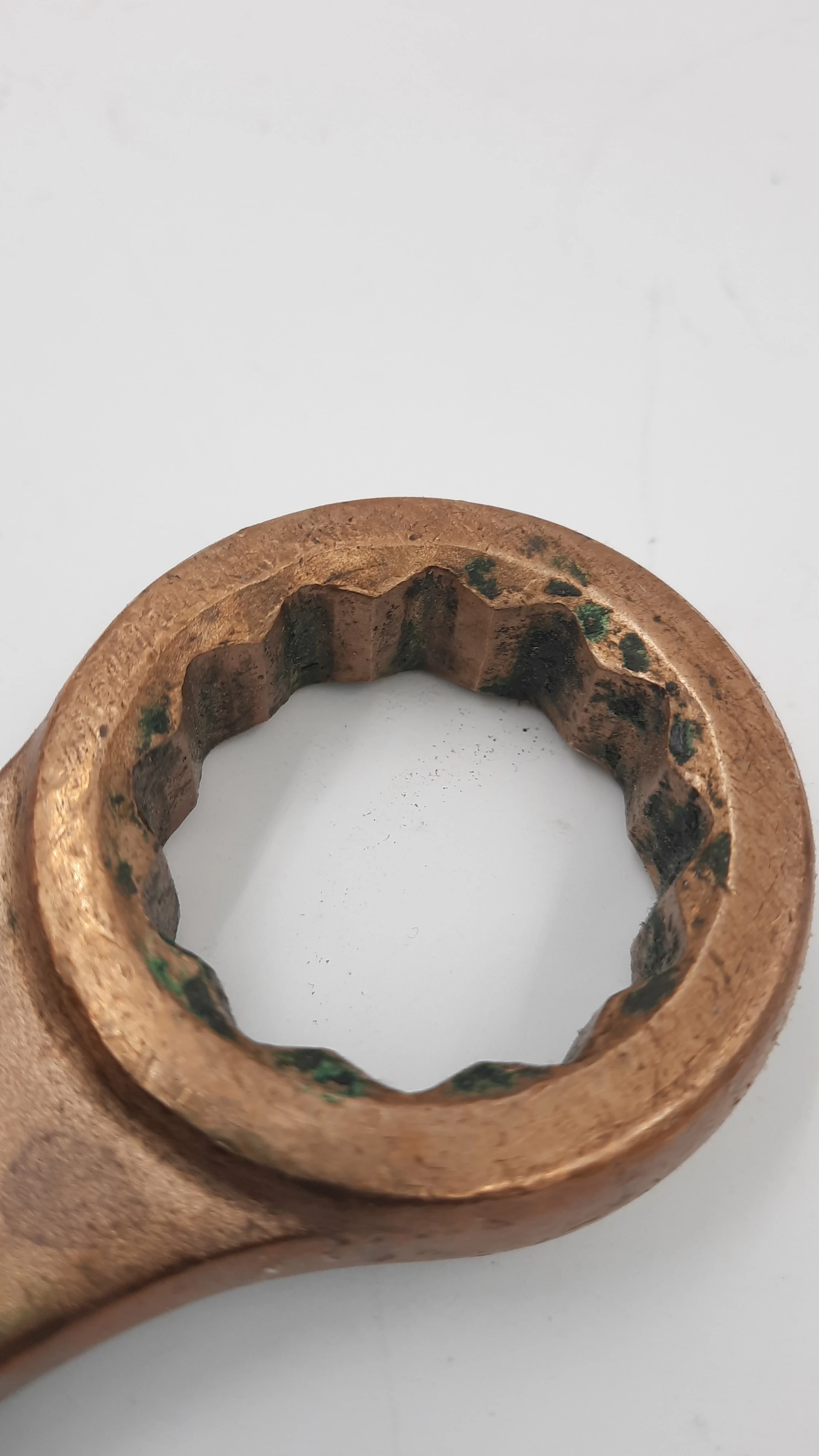 klucz-oczkowy-12-punktowy-wzmocniony-okazja-stan-11323-2