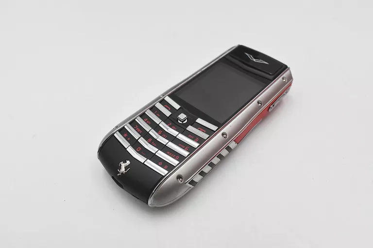 TELEFON VERTU FERRARI TI RM-267V