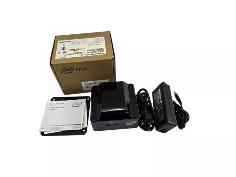 MINI PC INTEL NUC KIT I5-8260 16 GB RAM 120GB SSD INTEL UHD GRAPHICS 620