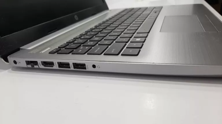 laptop-hp-255-g7-przekatna-ekranu-1560