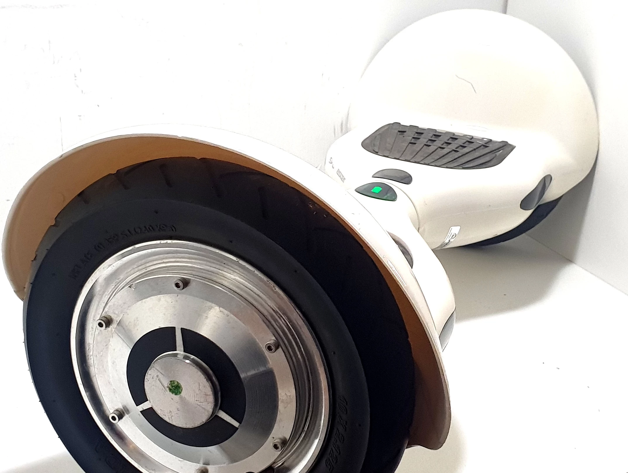 deskorolka-elektryczna-skymaster-2-wheels-10-bialaladowarka-kod-producenta-65-black