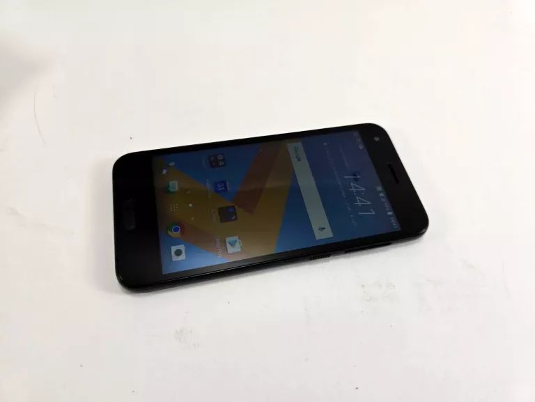 SMARTFON HTC ONE A9S 3 GB / 32 GB 4G (LTE) CZARNY