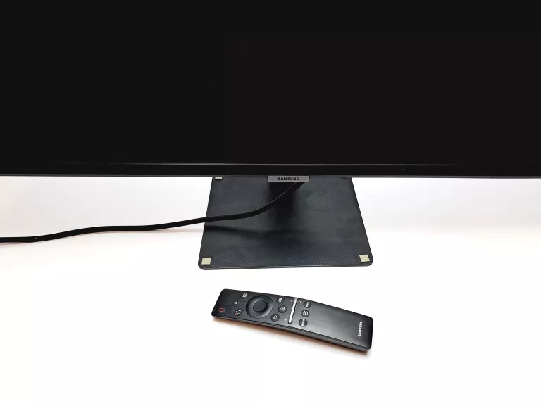 TV MONITOR LED SAMSUNG S32AM700UR 32 " 3840 X 2160 SMART 60HZ