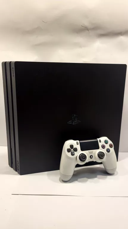 KONSOLA PLAYSTATION 4 PRO 1TB + PAD