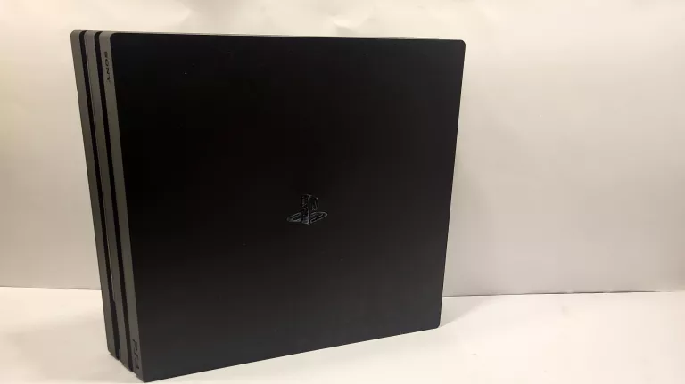 KONSOLA PLAYSTATION 4 PRO 1TB + PAD