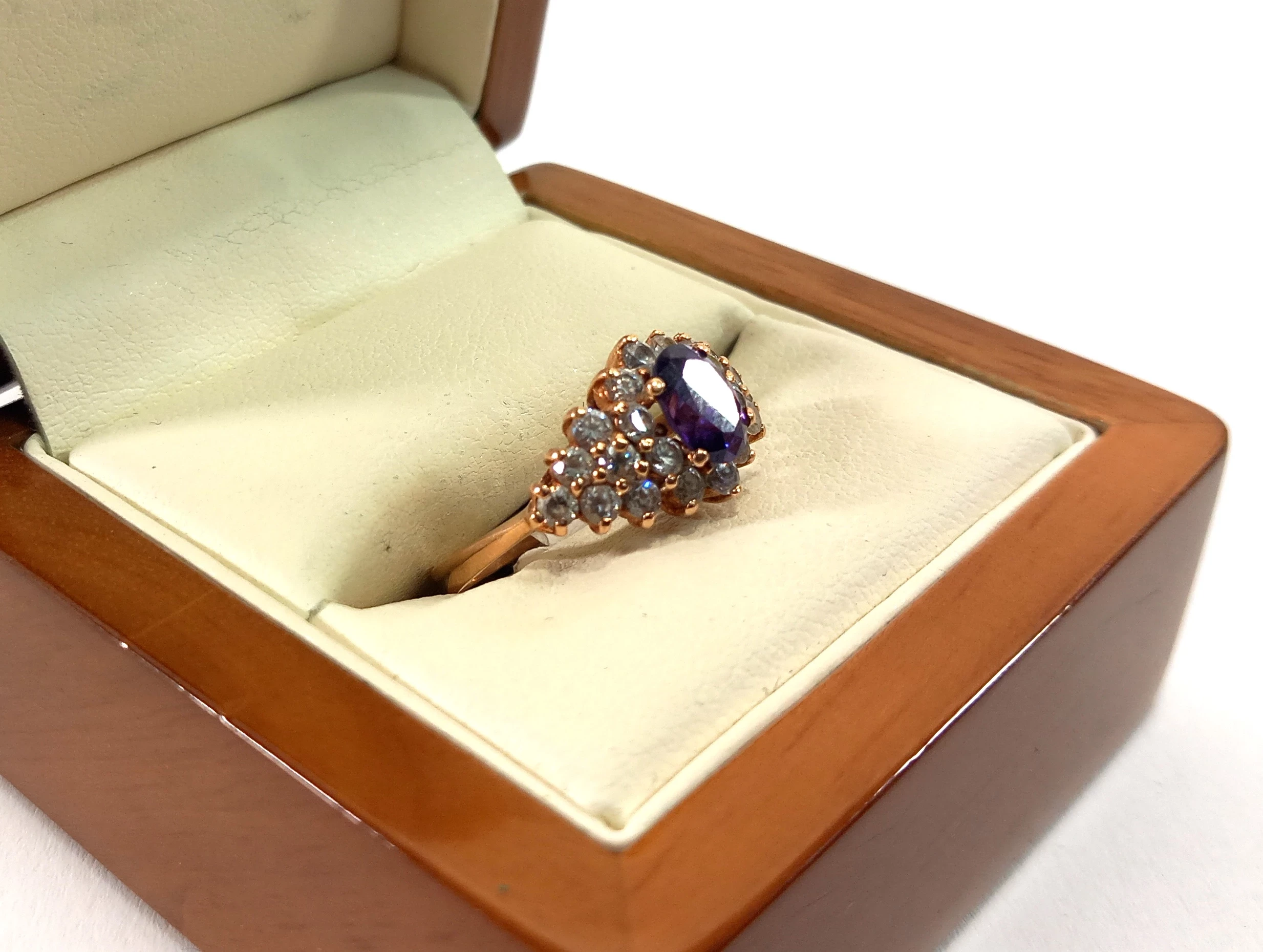 czarujacy-zloty-pierscionek-pr585-r13-material-dominujacy-223721-131072