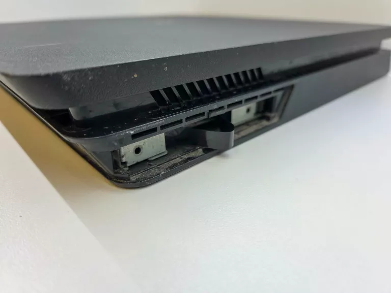 KONSOLA PS4 SLIM 1TB + PAD