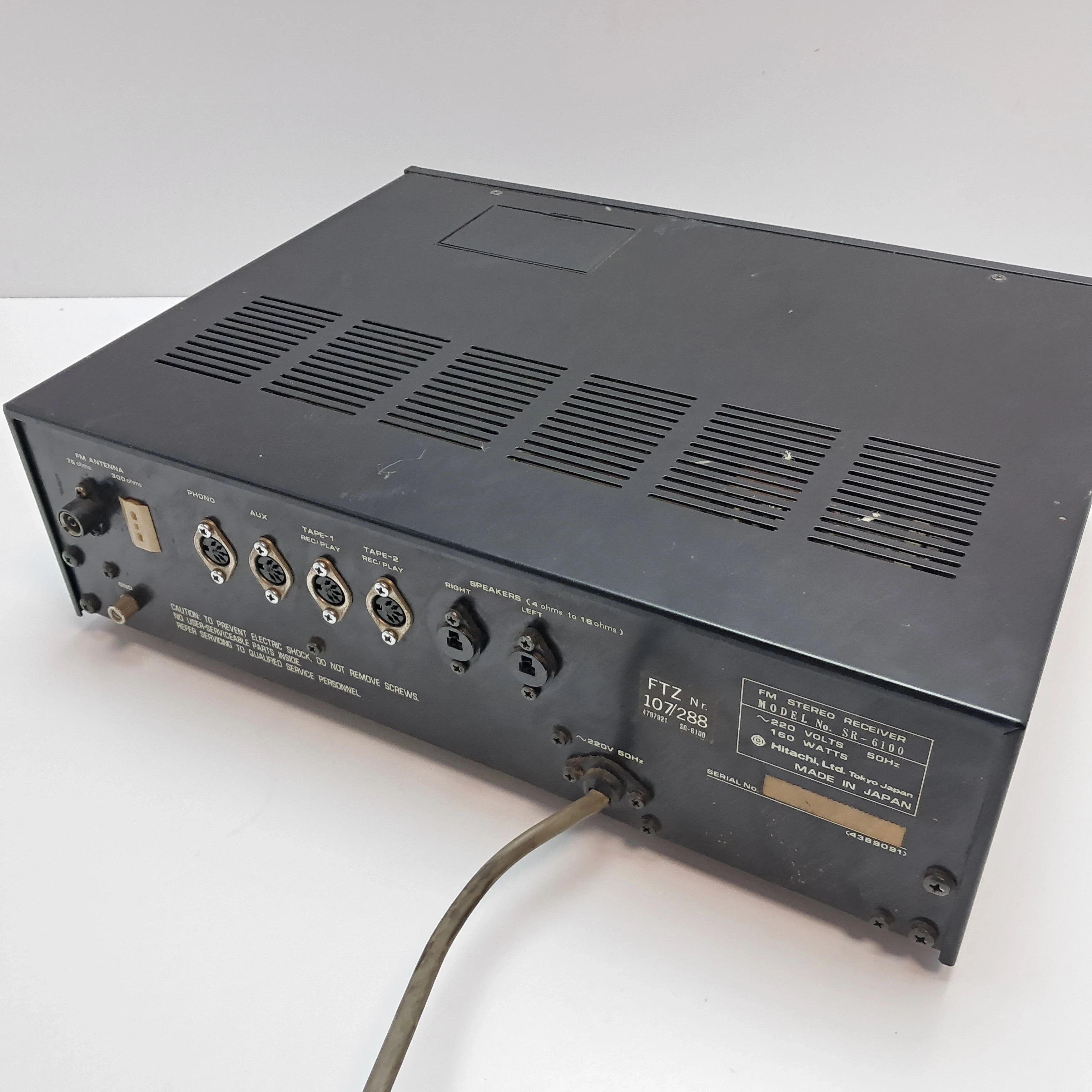 wzmacniacz-hitachi-sr-6100-liczba-kanalow-2