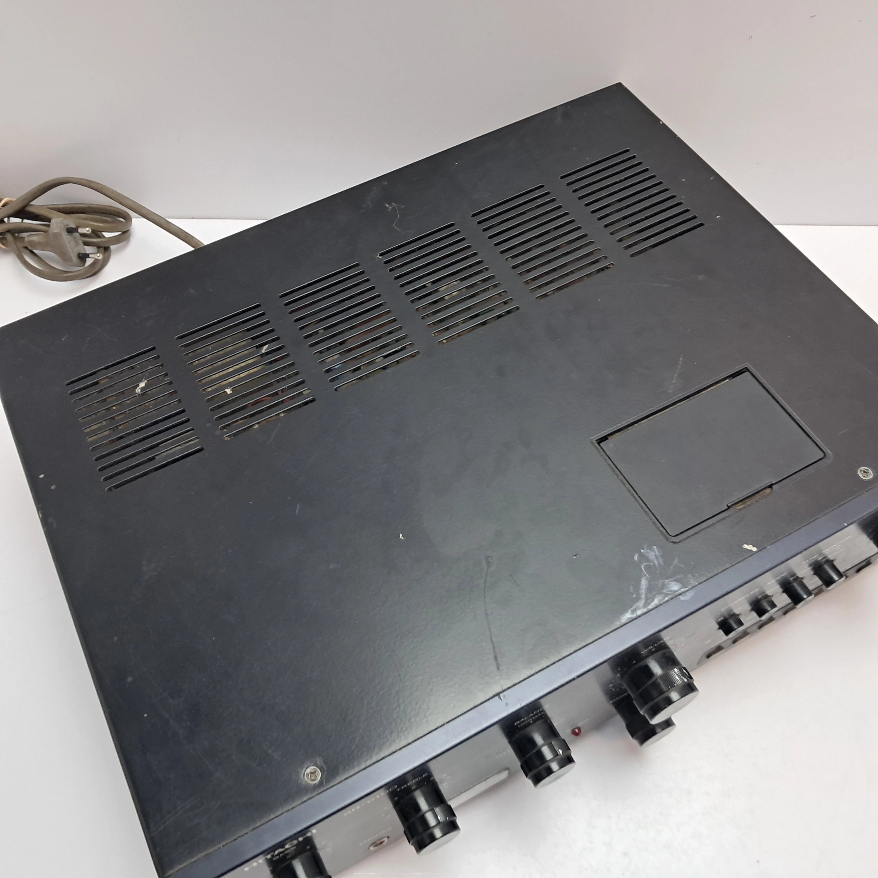 wzmacniacz-hitachi-sr-6100-kolor-718-2