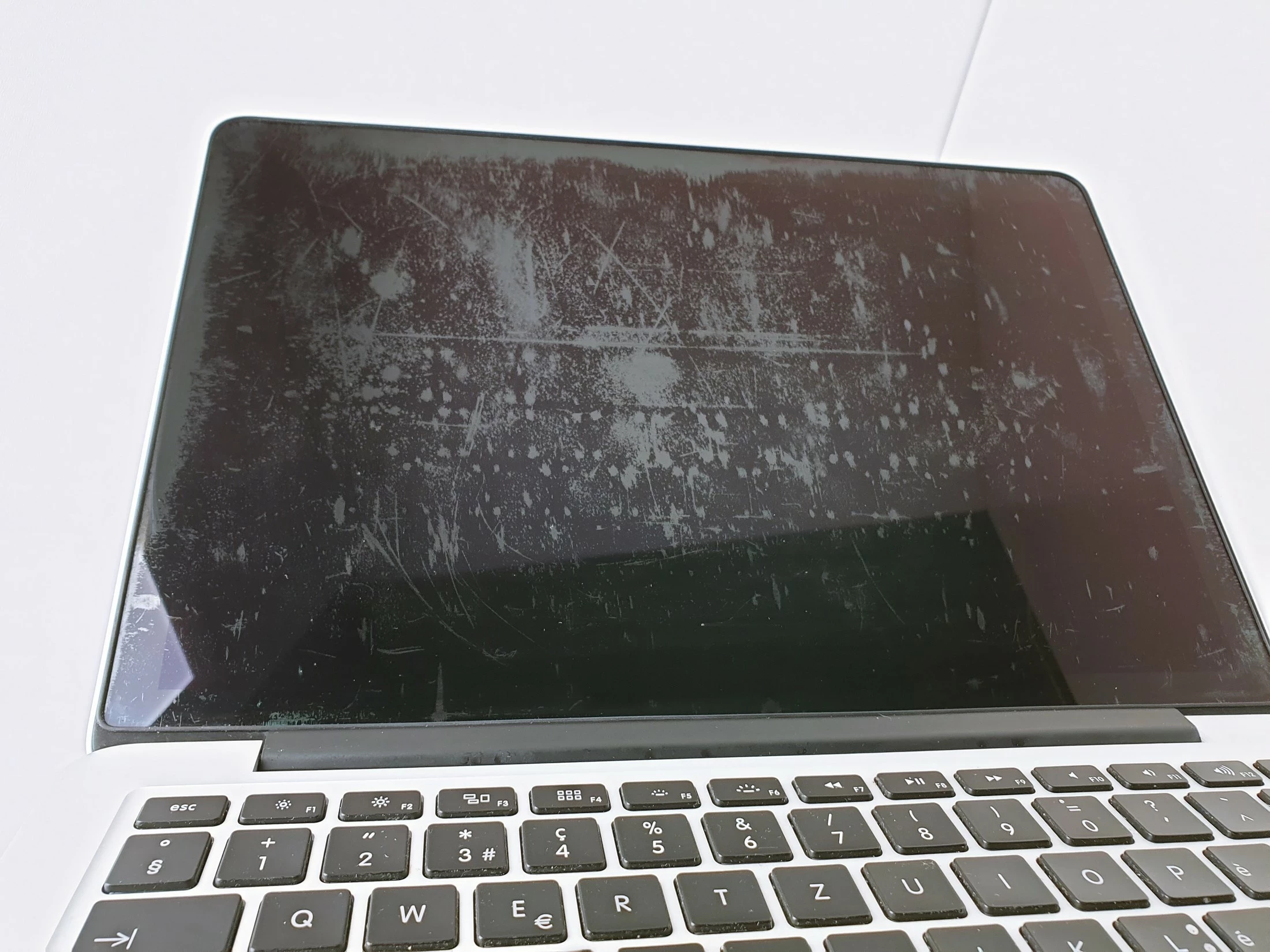 laptop-apple-macbook-pro-2015-a1502-133-i5-8gb-ram-256gb-ssd-model-macbook-pro