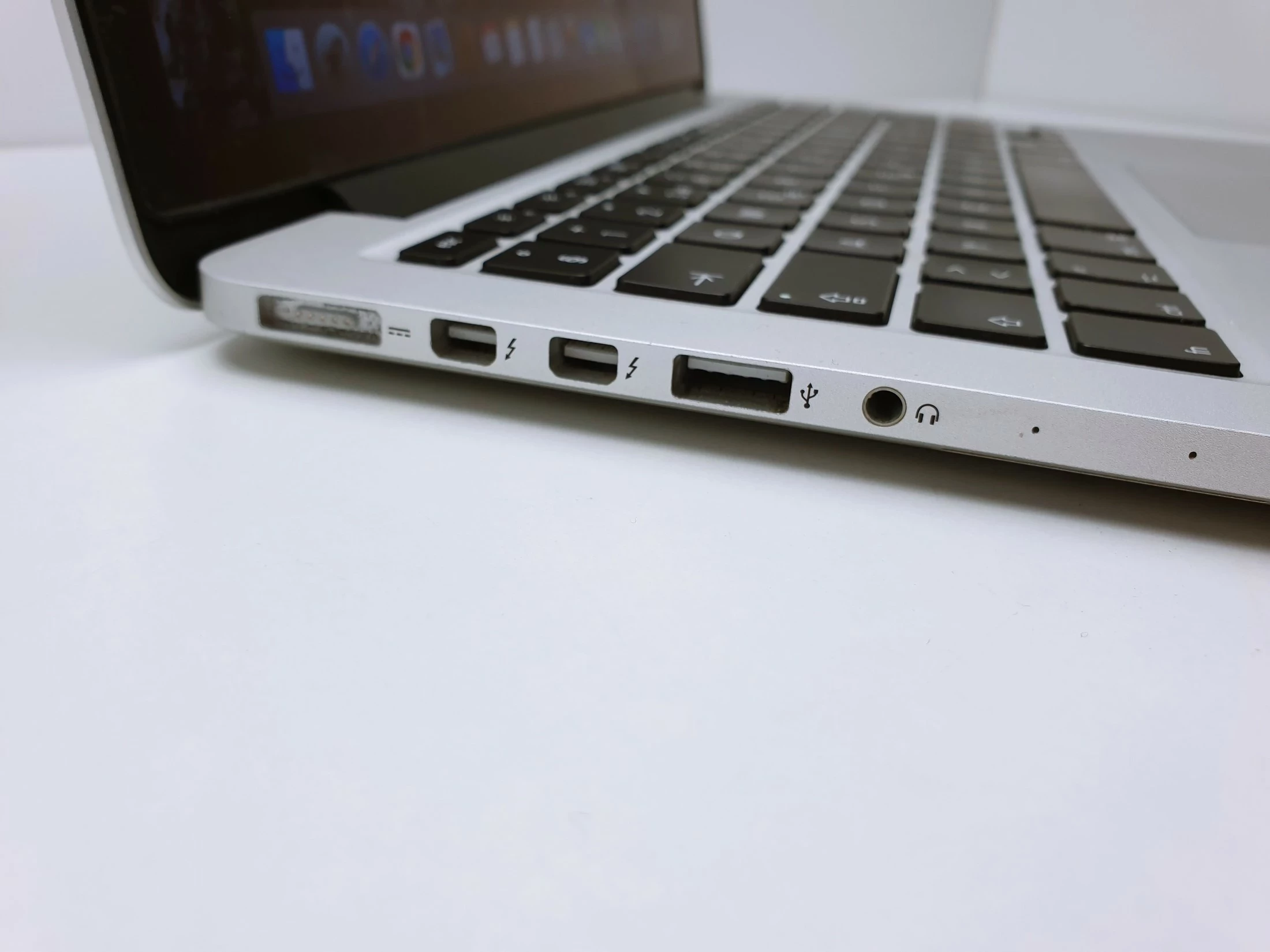 laptop-apple-macbook-pro-2015-a1502-133-i5-8gb-ram-256gb-ssd-kod-producenta-a1502