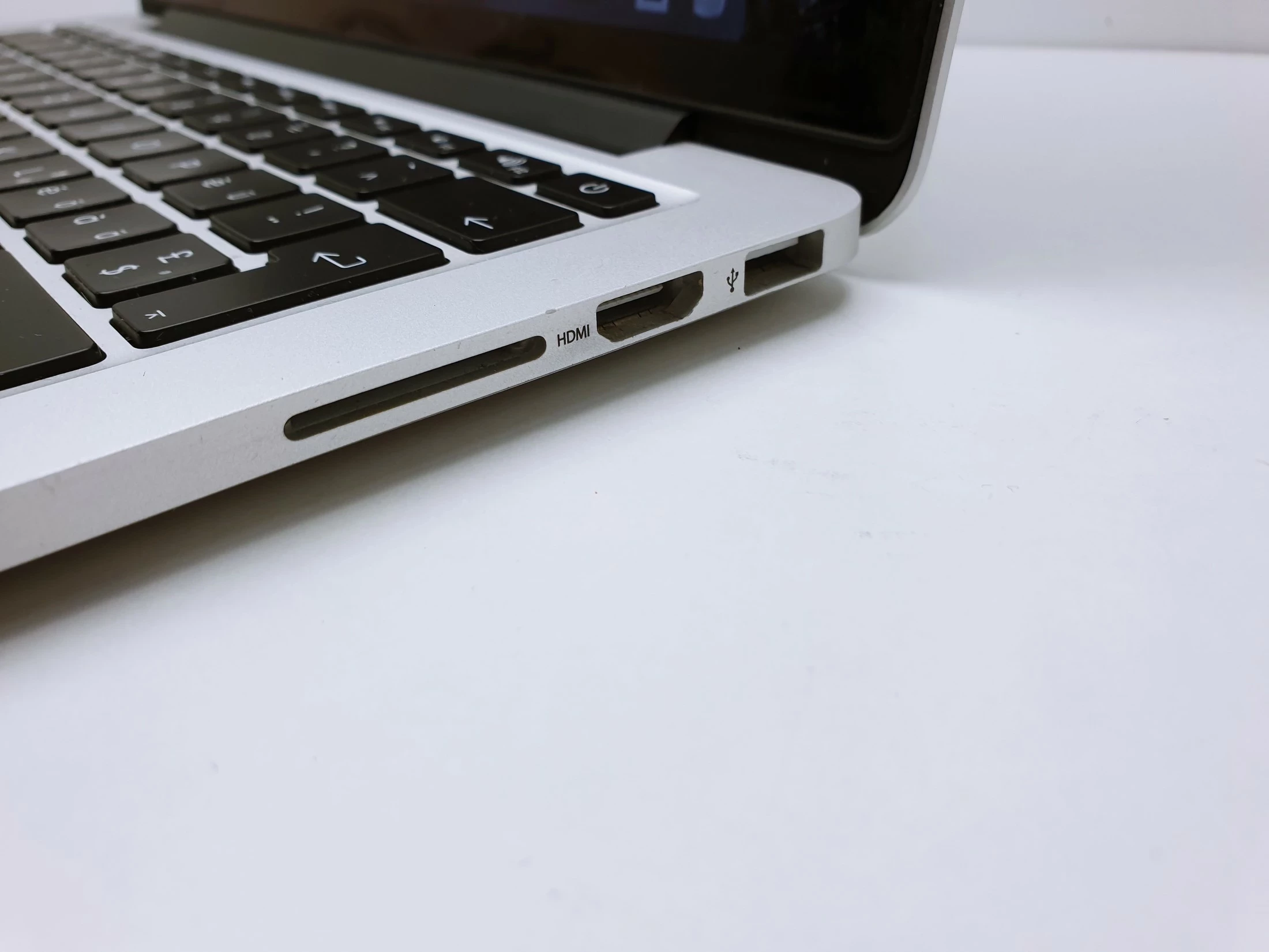 laptop-apple-macbook-pro-2015-a1502-133-i5-8gb-ram-256gb-ssd-przekatna-ekranu-1300