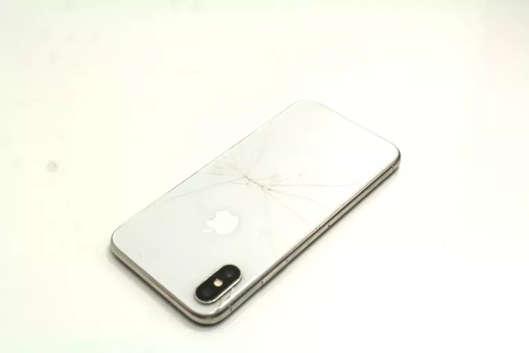 TELEFON IPHONE X ZABLOKOWANY