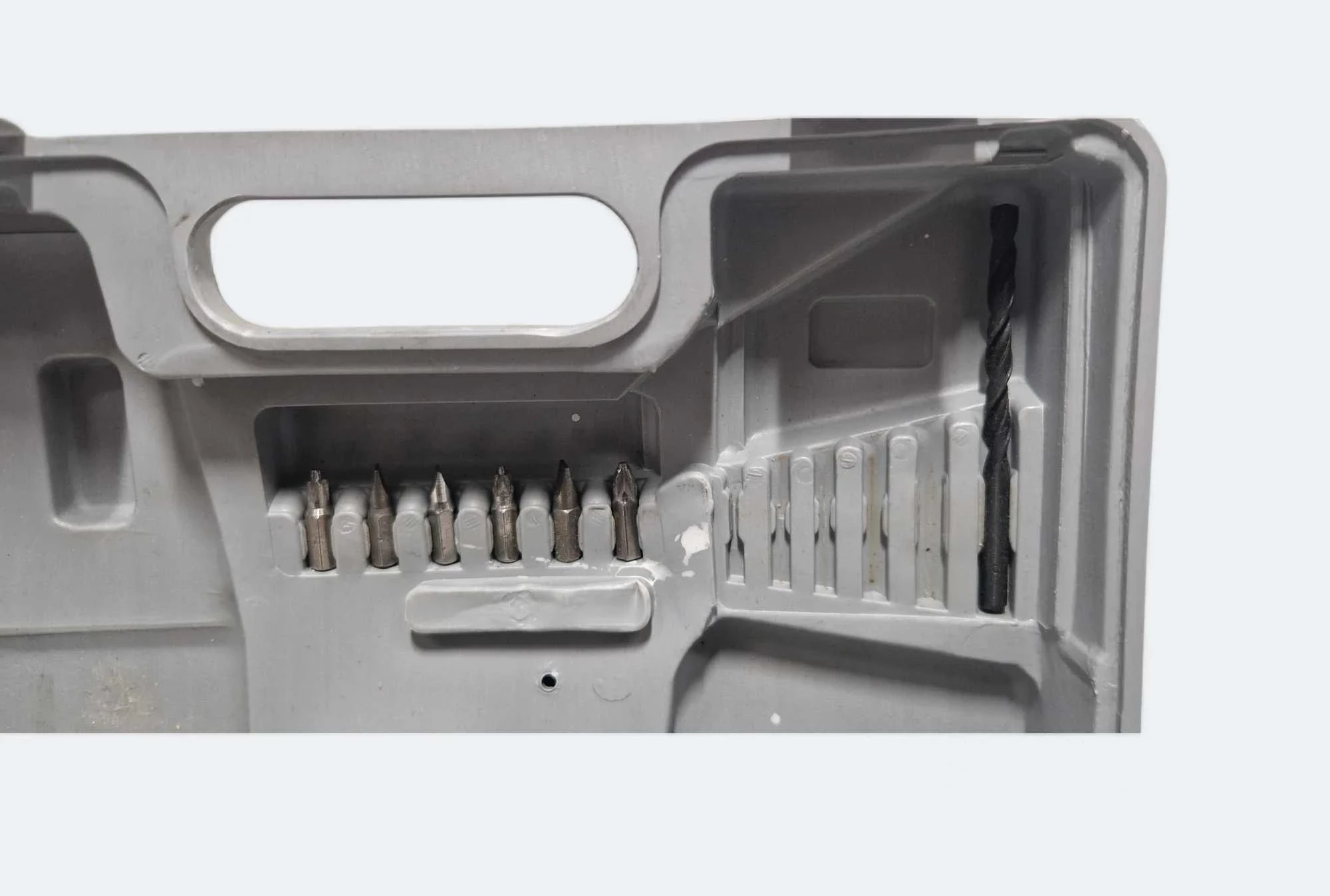 wkretarka-akumulatorowa-toya-79050-pojemnosc-akumulatora-300