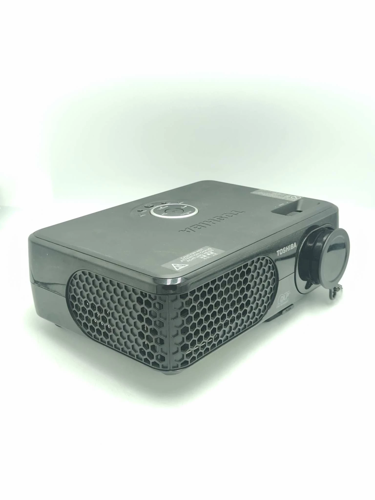 toshiba-tdp-sp1-ultra-portable-projector-630hr-model-tdp-xp1