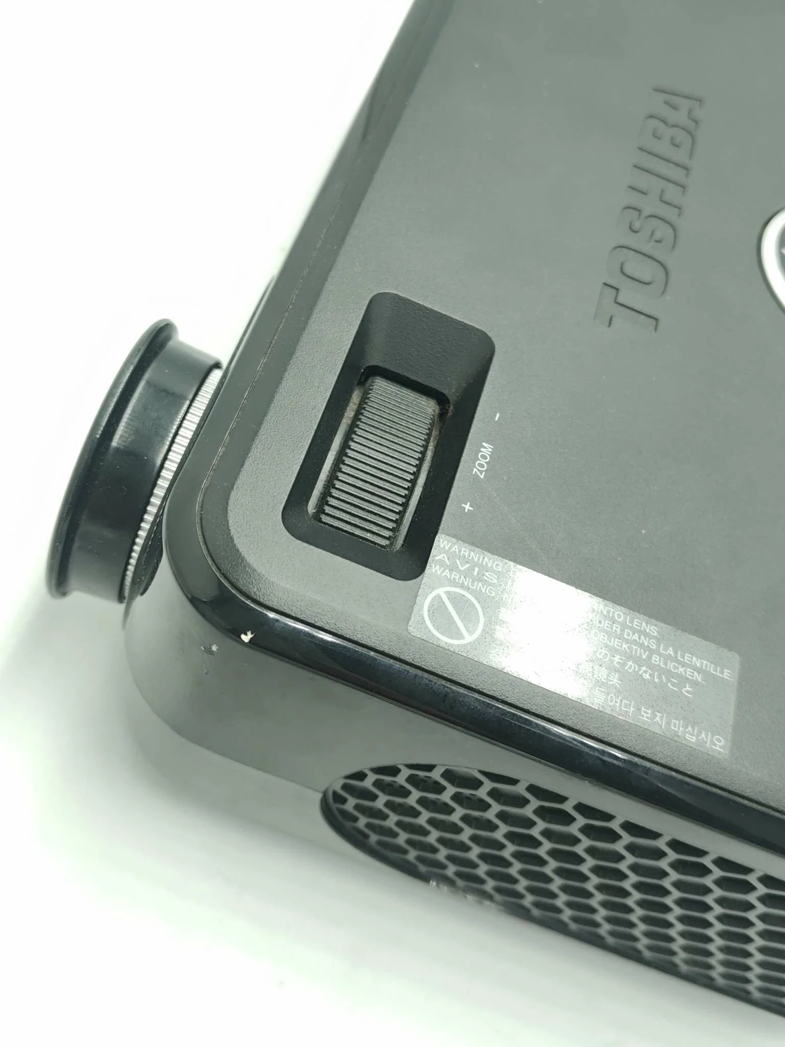 toshiba-tdp-sp1-ultra-portable-projector-630hr-technologia-wyswietlania-204793-221729