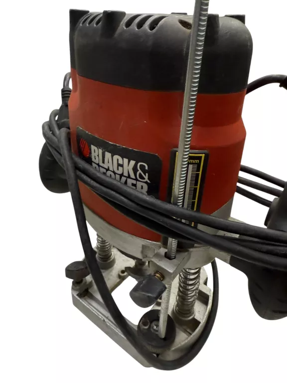 FREZARKA GÓRNOWRZECIONOWA BLACK&DECKER KW850E