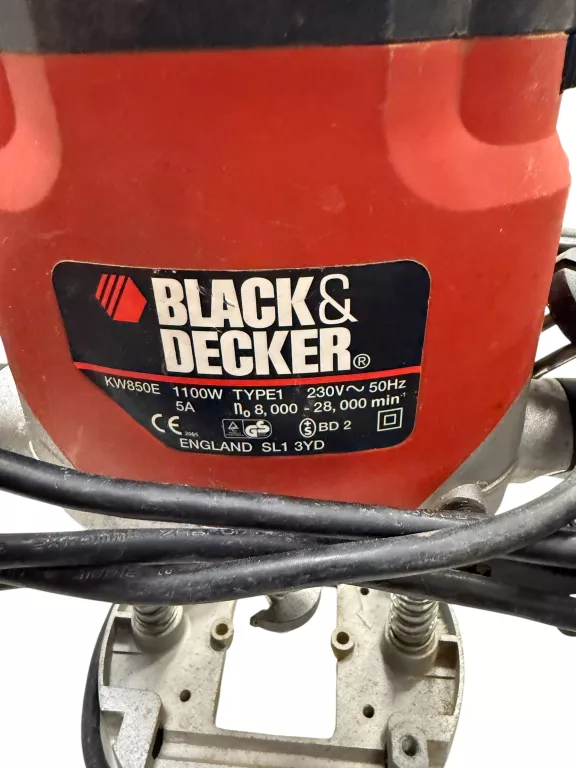 FREZARKA GÓRNOWRZECIONOWA BLACK&DECKER KW850E