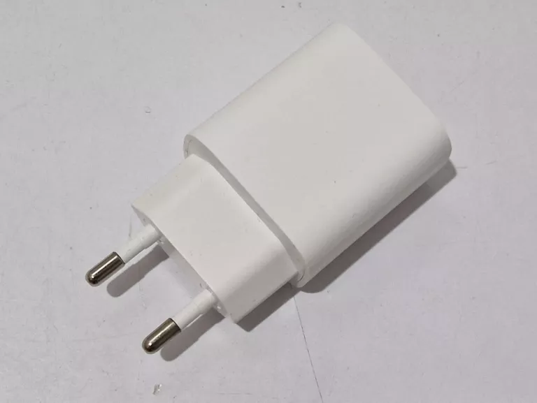 ŁADOWARKA SINSAY BIAŁA USB A WYSYŁANE LOSOWO