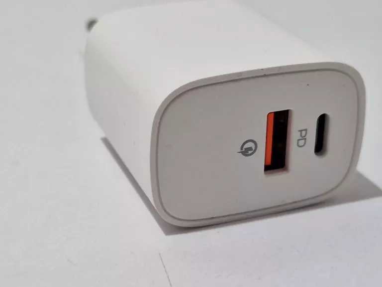 ŁADOWARKA SINSAY BIAŁA USB A WYSYŁANE LOSOWO