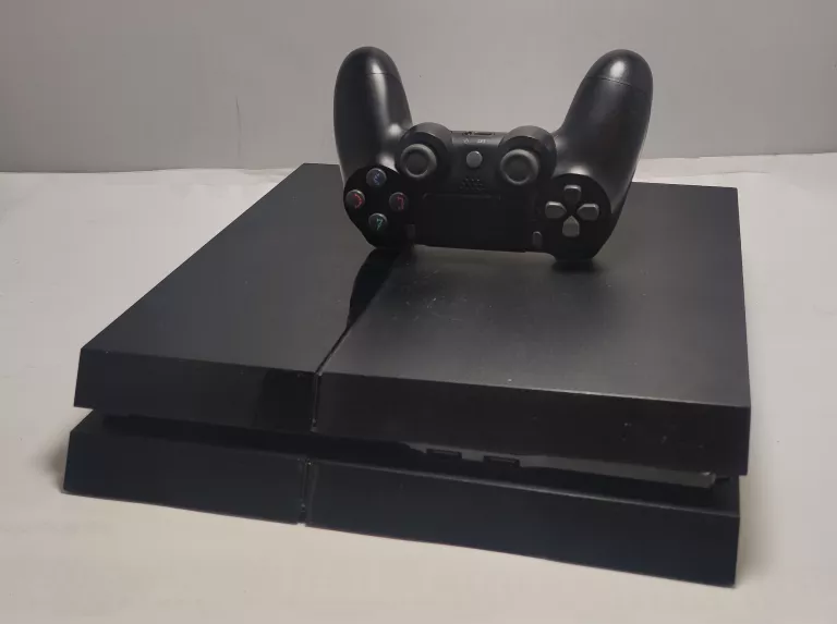 KONSOLA PS4 FAT 500GB + PAD