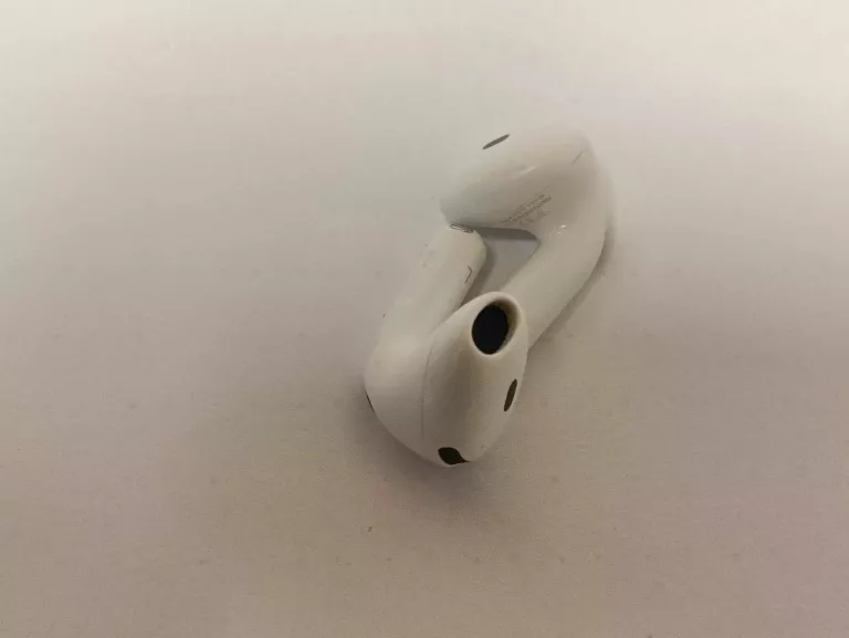 APPLE SŁUCHAWKI DOUSZNE AIRPODS 4