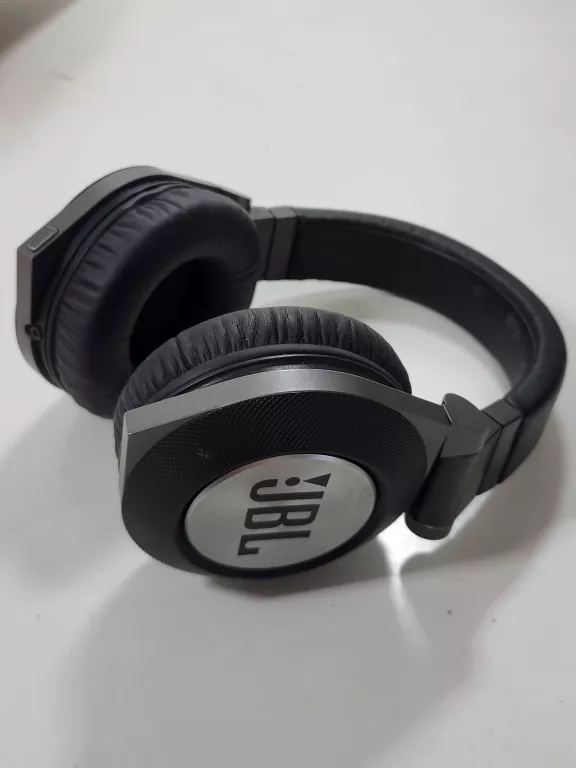 SŁUCHAWKI JBL E50 BT + PUDEŁKO
