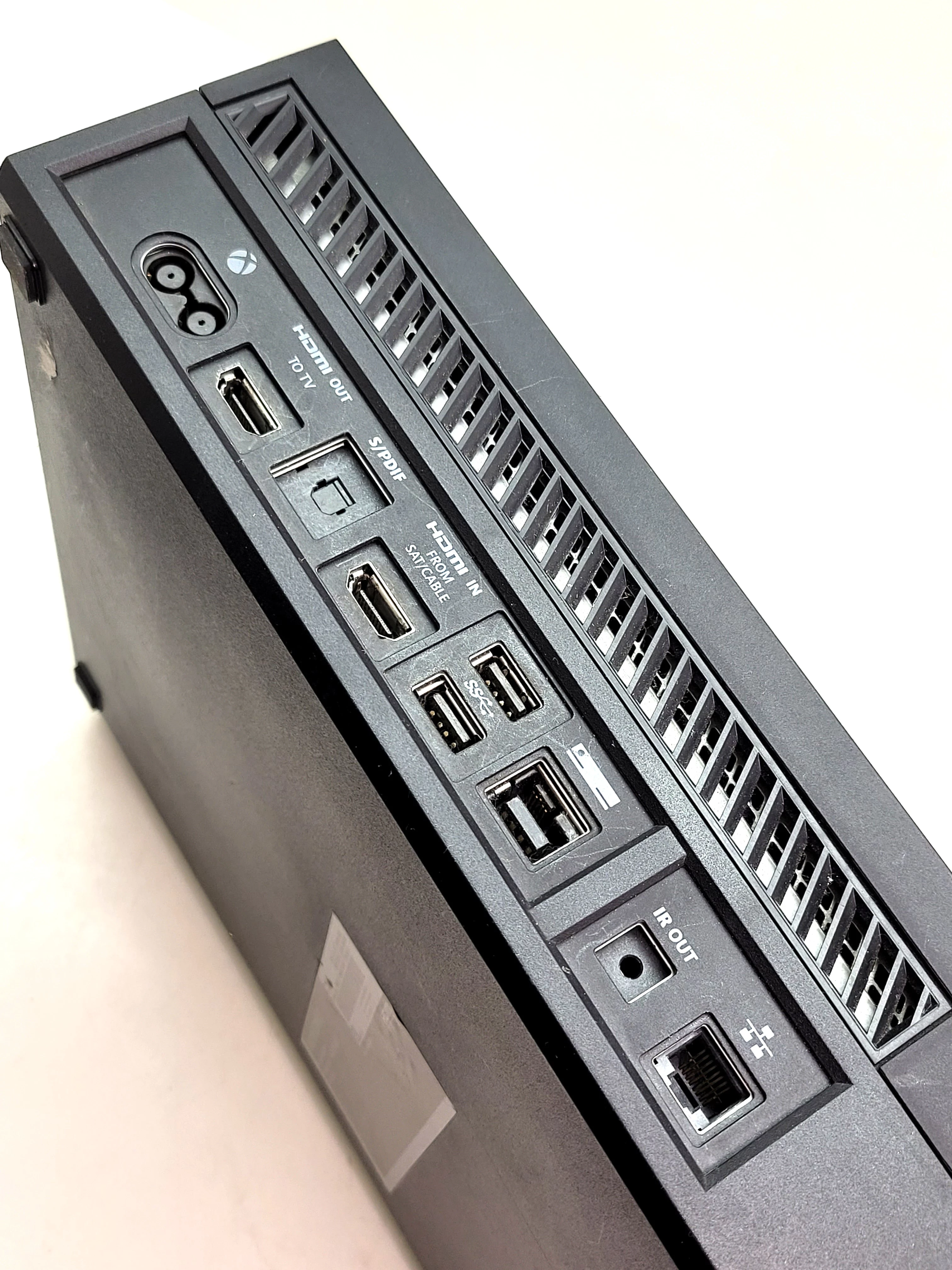 konsola-xbox-one-500gb-liczba-kontrolerow-w-zestawie-205994-225550